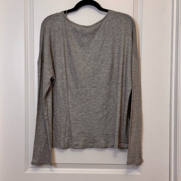 Sadie & Sage Gray Twist Front Long Sleeve Blouse - Picture 3 of 3
